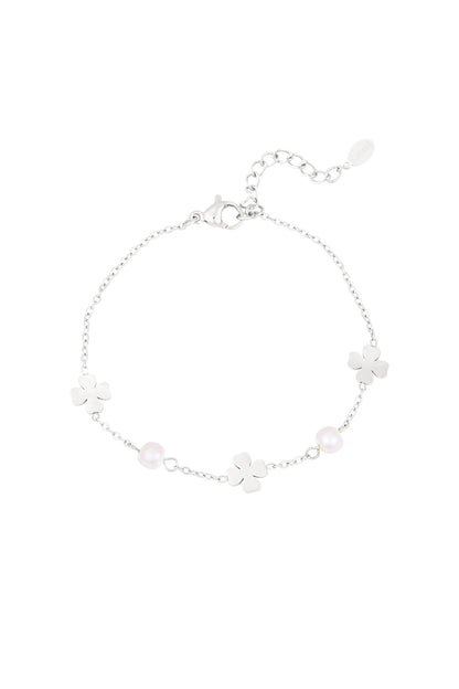 Golden Pearl Clover Bracelet
